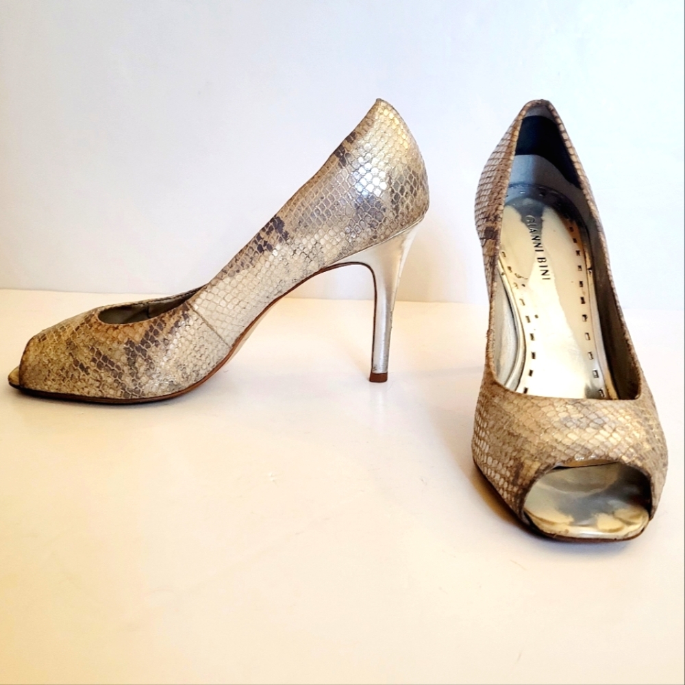 Gianni Bini Silver Peep-Toe Snakeskin Heels